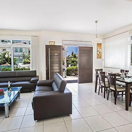 Dafnis Chrysos - Modern 3 Bedroom With Pool - Close To Fig Tree Bay Villa